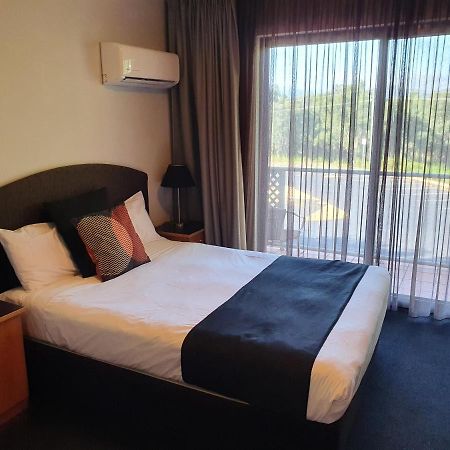 Alpha Hotel Canberra Exterior photo