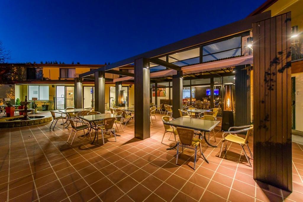 Alpha Hotel Canberra Exterior photo