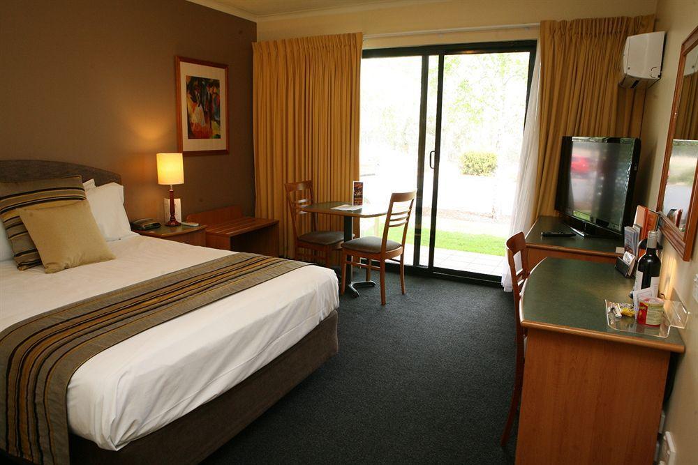 Alpha Hotel Canberra Exterior photo