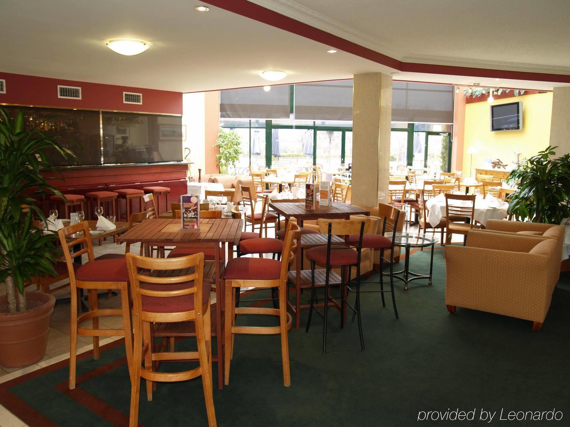 Alpha Hotel Canberra Exterior photo