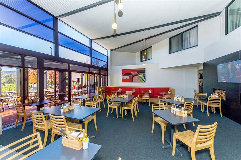 Alpha Hotel Canberra Exterior photo